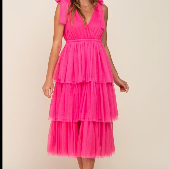Elegant Pink Tiered Dress - Picture 2 of 8